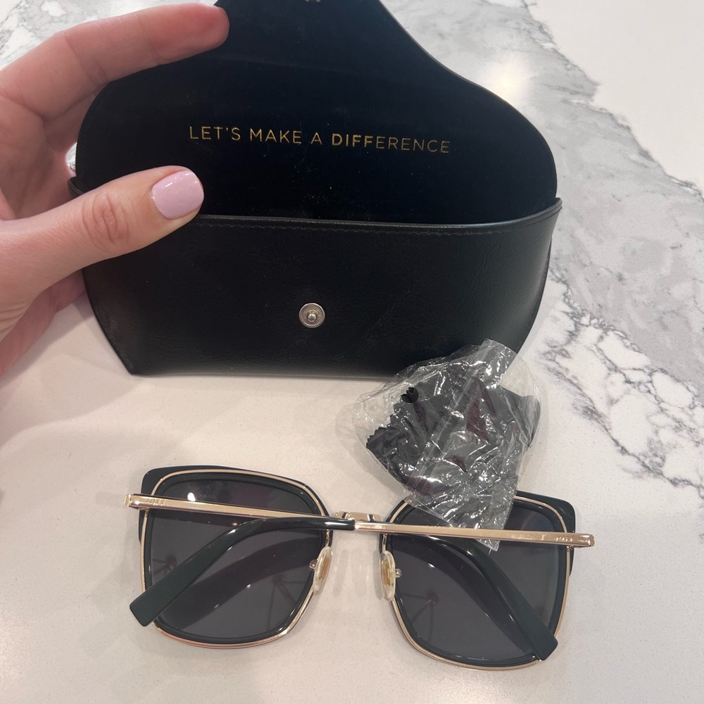 Diff Black Sunglasses - image 3